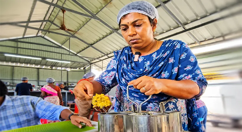 മുഹമ്മയുടെ രുചിക്ക് പുതിയ വിലാസം; അധ്യാപികയുടെ ചോക്കും ബ്ലാക്ക്ബോർഡും വിട്ട് അടുക്കളയിലേക്ക്… ‘തൃപ്തി’യിൽ വിളമ്പുന്നത് ഭക്ഷണം മാത്രമല്ല, ഹൃദയം നിറയ്ക്കുന്ന സ്നേഹവും