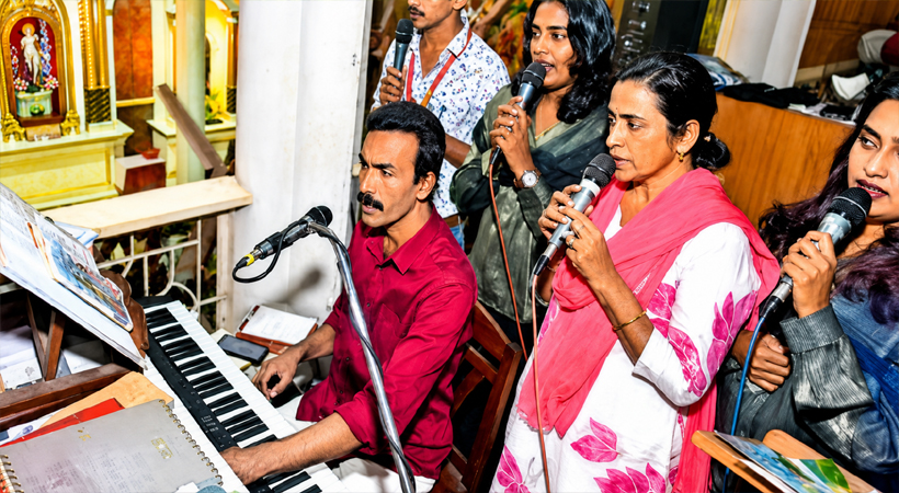 അഞ്ച് പതിറ്റാണ്ടായി വിശ്വാസത്തിന്റെ സ്വരമായി ജോസുകുഞ്ഞ് കുടുംബം; അർത്തുങ്കൽ ദേവാലയത്തിൽ ഇന്നും മുഴങ്ങുന്നത് ആത്മീയ സംഗീതം
