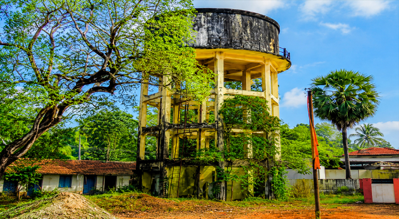 മുഹമ്മയുടെ അതിർത്തിയിൽ ആശങ്കയുടെ കൂറ്റൻ നിഴൽ: ഏത് നിമിഷവും നിലംപൊത്താവുന്ന ജലസംഭരണി ഭീതിയുണർത്തുന്നു