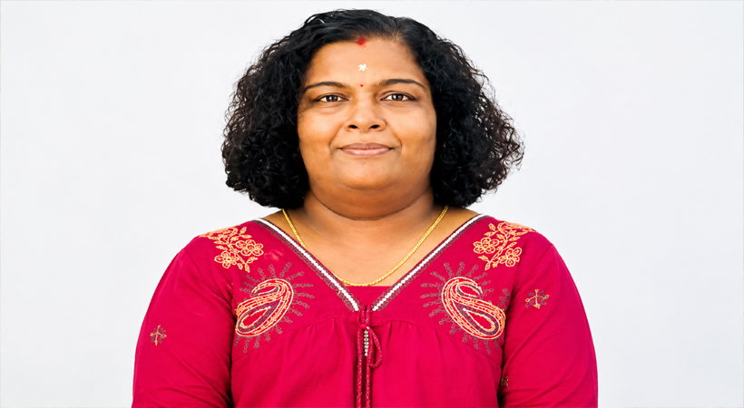 പ്രതിസന്ധികളെ തോൽപ്പിച്ച് മികവിന്റെ കൊടുമുടിയിൽ: സംസ്ഥാനത്തെ മികച്ച വില്ലേജ് ഓഫീസറായി മുഹമ്മയുടെ അഭിമാനമായ ദീപ്തി