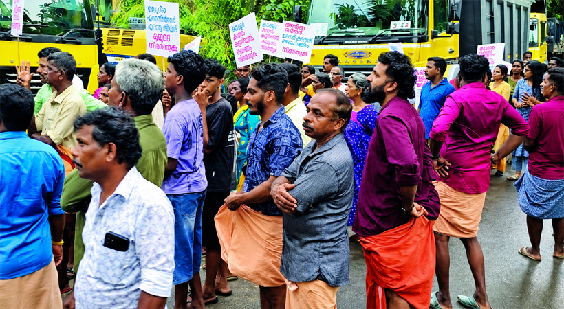 വേമ്പനാട്ടുകായൽ കുത്തിക്കീറുന്ന മണൽഖനനം; മത്സ്യത്തൊഴിലാളികളുടെ ജീവനും തീരഗ്രാമങ്ങളുടെ നിലനിൽപ്പും ഭീഷണിയിൽ