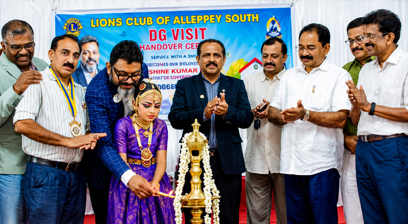 സ്നേഹത്തിന്റെ താക്കോൽ കൈമാറി മുഹമ്മയിൽ പ്രത്യാശയുടെ വീടുകൾ; ലയൺസ് ക്ലബ് ഓഫ് ആലപ്പി സൗത്തിന്റെ ‘സ്നേഹവീട്’ പദ്ധതി ഹൃദയങ്ങൾ കീഴടക്കി